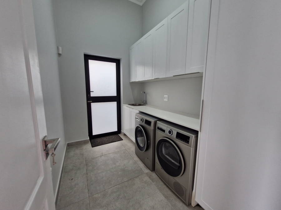 4 Bedroom Property for Sale in Stilbaai Oos Western Cape